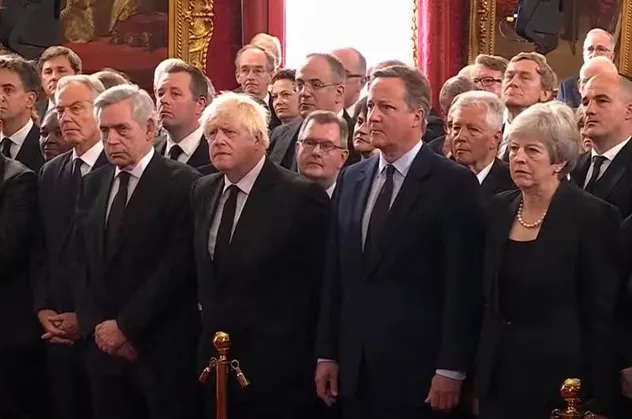 Charles İngiltere'nin yeni Kral'ı ilan edildi