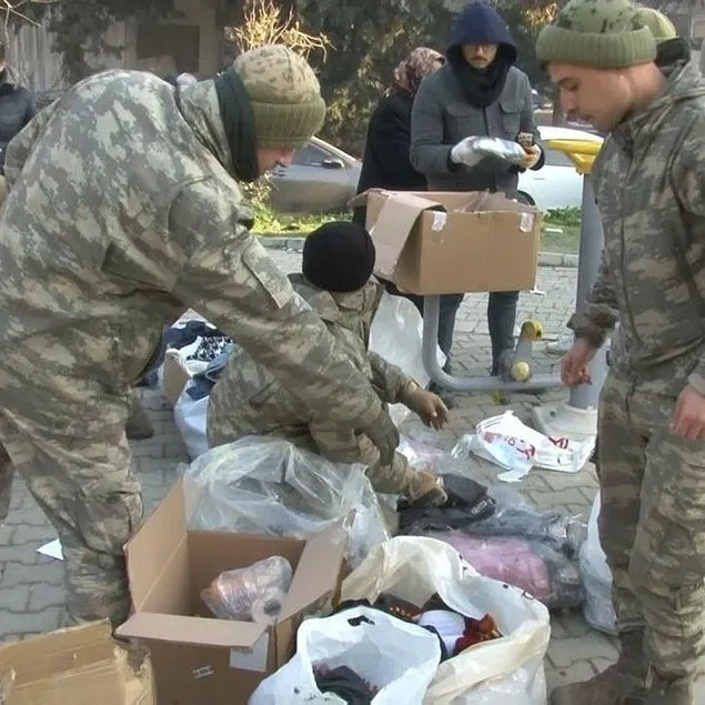 Mehmetçik deprem bölgesinde aralıksız çalışıyor!