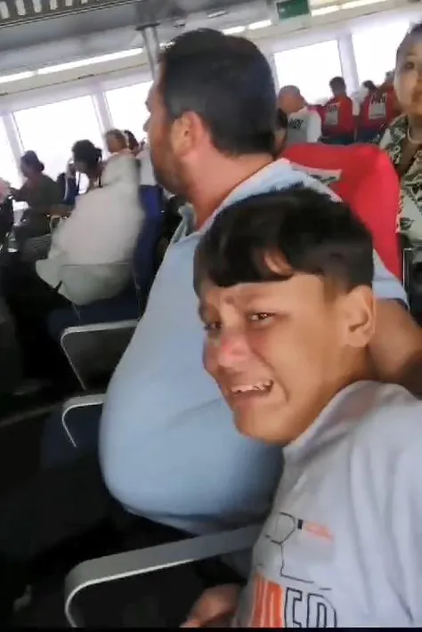 marmara-denizinin-ortasinda-korku-dolu-anlar-1690533231831.jpg Marmara Denizi'nin ortasında korku dolu anlar-5