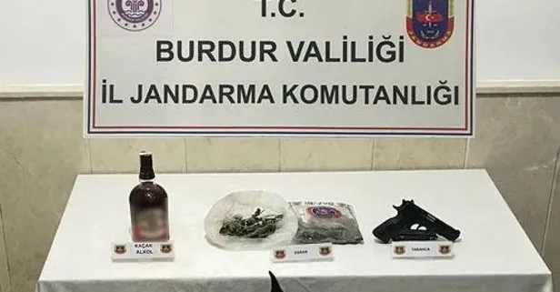 Burdur’da ihbar alan polisler yürüyen suç makinesini enseledi