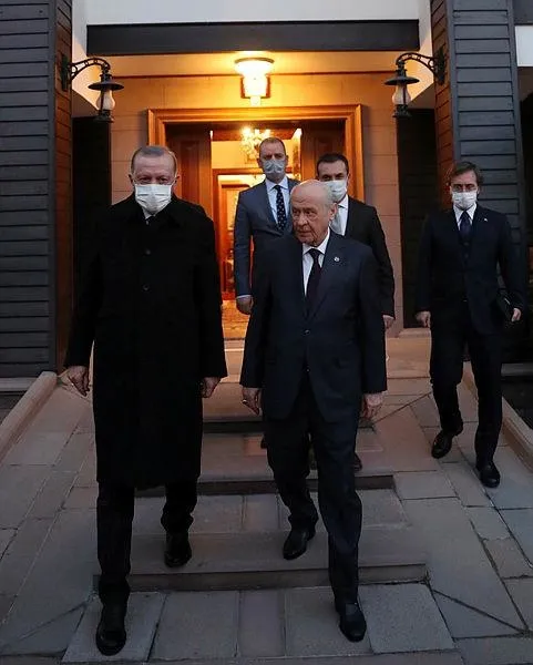 son-dakika-baskan-erdogandan-mhp-genel-baskani-devlet-bahceliye-surpriz-ziyaret-1614874688558.jpeg Son dakika: Başkan Erdoğan'dan MHP Genel Başkanı Devlet Bahçeli'ye sürpriz ziyaret!-3