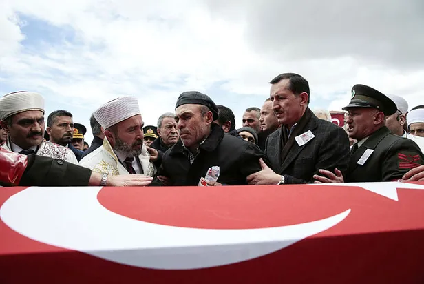Şehit Yener Kırıkçı'nın dayısı Yüksel Tuzcu da Hakkari'de şehit olmuş-1