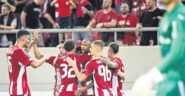 Olympiakos 3 golle güldü