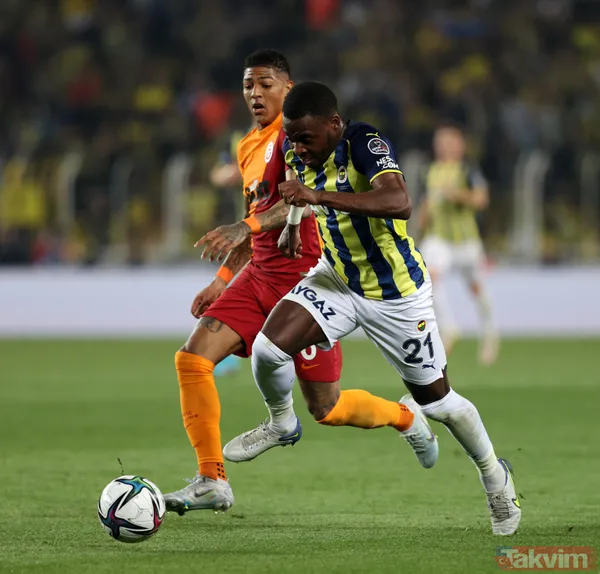 Fenerbahçe - Galatasaray derbisinden ekrana yansımayan kareler! Nefes kesen mücadele... - 1