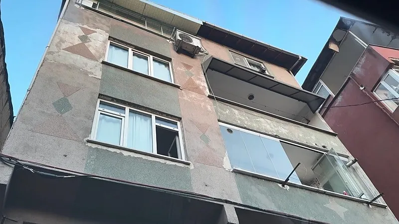 kagithanede-yeni-evli-kadinin-supheli-olumu-1782203561008.jpeg Kağıthane’de yeni evli kadının şüpheli ölümü: Eşi ipte asılı buldu! Annesine bıraktığı not ortaya çıktı-5