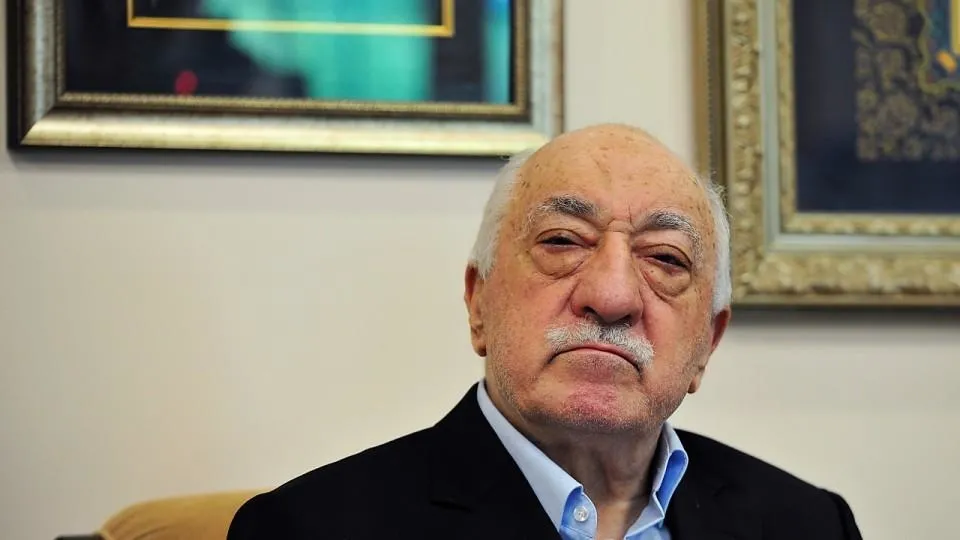 FETÖ’den mini etekli ‘izdivaç’ yöntemleri