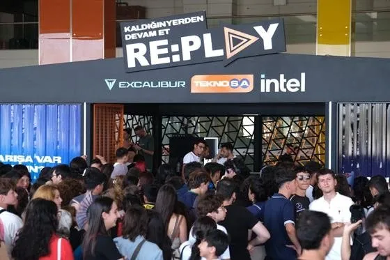 RE:PLAY heyecanı Excalibur gücüyle başladı