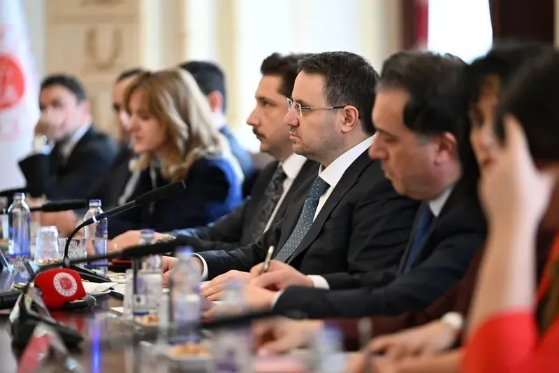 bakan-gurlek-hollandali-mevkidasi-weel-ile-gorustu-sehit-savci-kirazin-katili-dhkp-cli-musa-asoglu-ve-217-feto-1775078769233.jpeg Bakan Gürlek Hollandalı mevkidaşı Weel ile görüştü: Şehit Savcı Kiraz’ın katili DHKP-C'li Musa Aşoğlu ve 217 FETÖ'cü için iade talebi-4