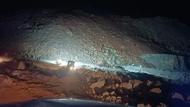 Soma'da maden ocağında toprak kayması: 1 ölü, 3 yaralı