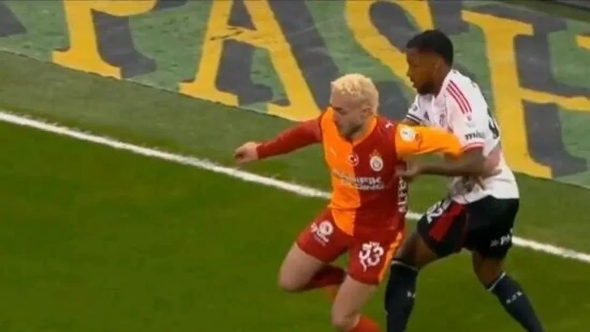 Beşiktaş-Galatasaray derbisinde tartışmalı hakem kararları: Galatasaray 10 kişi kaldı, Leroy Sané kırmızı kartla ihraç edildi