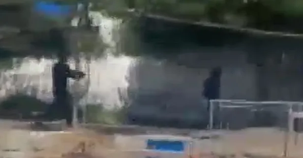 Küçükçekmece'de balıkçı barınaklarında çatışma! Maskeli saldırgan kamerada