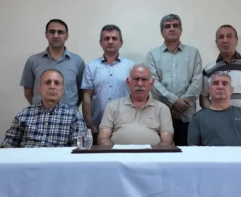 imrali-heyeti-58-gun-sonra-ocalan-yolunda-1779701123564.jpeg İmralı'da 58 gün sonra yeni temas: DEM Parti heyeti görüşmenin detaylarını paylaştı | "Sürece hız gerek"-4