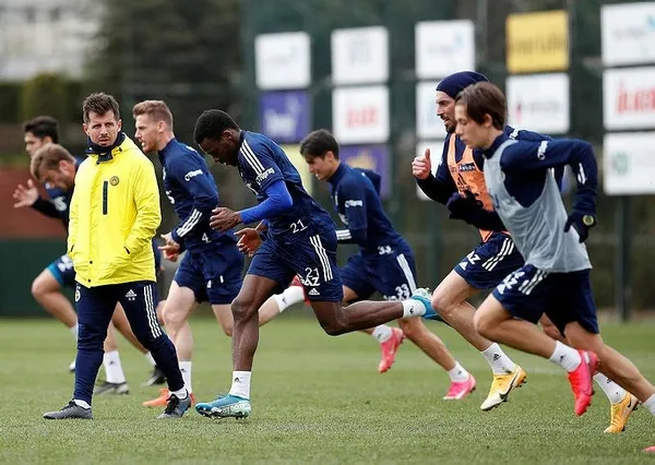 Emre Belözoğlu harekete geçti: Fenerbahçe’de büyük değişim başlıyor