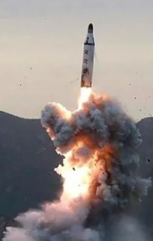 Kuzey Kore'nin fırlattığı füze Japonya'yı alarma geçirdi! Vatandaşlara sığınaklara gidin uyarısı yapıldı