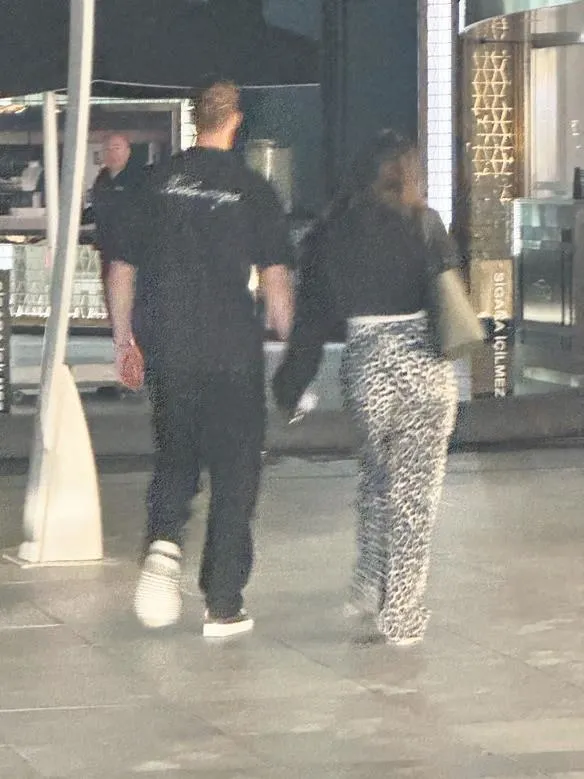 ala-tokel-ve-bertug-yildirim-yakalaninca-kacacak-yer-aradi-arkadaslari-danla-bilic-ve-dogan-alemdar-arasinda-a-1717020296613.jpeg Ala Tokel ve Bertuğ Yıldırım yakalanınca kaçacak yer aradı! Arkadaşları Danla Bilic ve Doğan Alemdar arasında aşk dedikoduları...-6