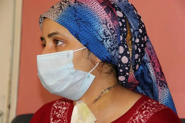 falcatayla-bogazini-kestigi-esine-cezaevinden-ask-mektuplari-gonderdi-sevgiye-ihtiyacim-var-1625162875723.jpg Falçatayla boğazını kestiği eşine cezaevinden aşk mektupları gönderdi: Sevgiye ihtiyacım var-2