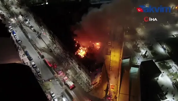 Elazığ’da 5 katlı binanın çatısında yangın!