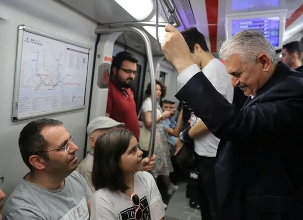 Başbakan Yıldırım metro ve Marmaray'ı kullandı-4