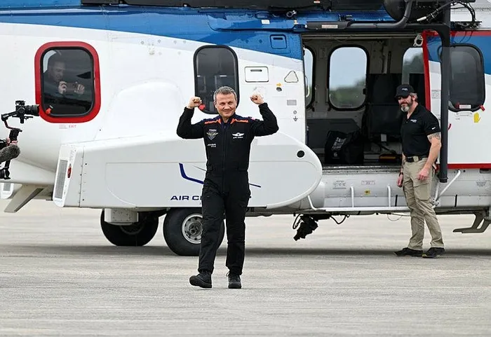 Alper Gezeravcı uzaydan ilk bağlantıyı Başkan Erdoğan ile gerçekleştirdi-5