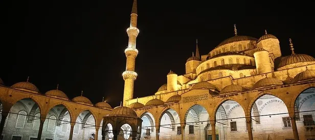 Bugün 'üç ayların' habercisi Regaip Kandili