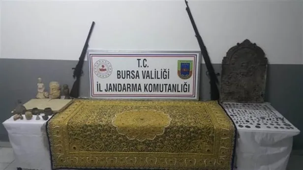 'Altın ve yakut işlemeli halıya' müşteri ararken yakalandılar-1