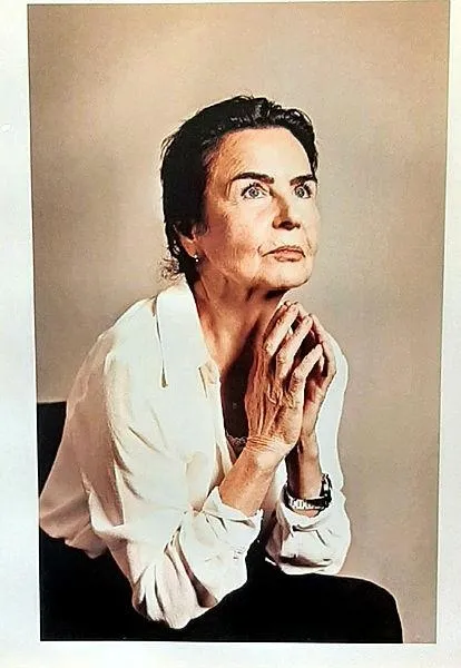 hoscakal-menekse-gozlu-yesilcamin-dort-yaprakli-yoncasindan-fatma-girike-gozyaslariyla-veda-1643310502032.jpeg Hoşçakal menekşe gözlü! Yeşilçam'ın dört yapraklı yoncasından Fatma Girik’e gözyaşlarıyla veda-3