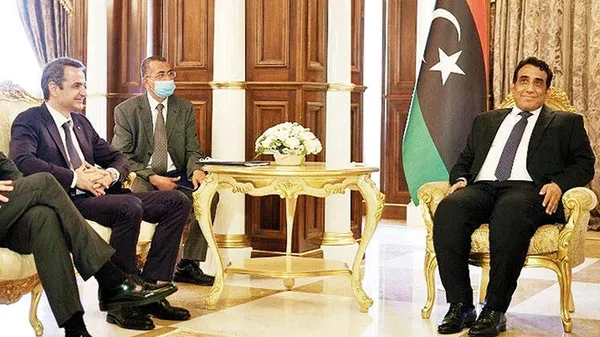 son-dakika-yunan-basbakan-micotakisin-kucuk-dustugu-anlar-sinir-disi-ettigi-buyukelcinin-ayagina-gitti-1617787276393.jpg SON DAKİKA: Yunan Başbakan Miçotakis'in küçük düştüğü anlar! Sınır dışı ettiği büyükelçinin ayağına gitti-3