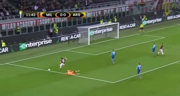 Hakan Çalhanoğlu'nun hareketi maça damga vurdu!-4