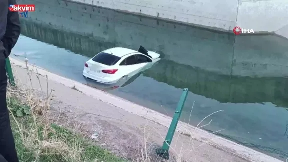 Diyarbakır’da otomobil su kanalına uçtu