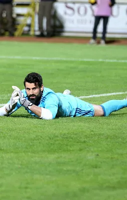 Volkan Demirel arkadaşlarına patladı