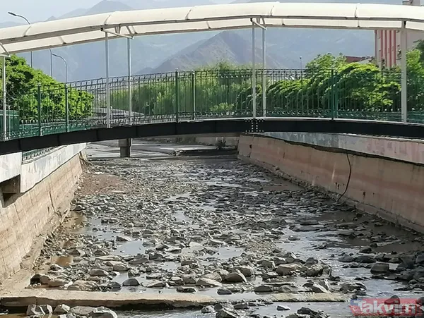 İlk defa oldu! Çoruh Nehri'ni besleyen Oltu Çayı baharde debisinin artması gerekirken kurudu - 11