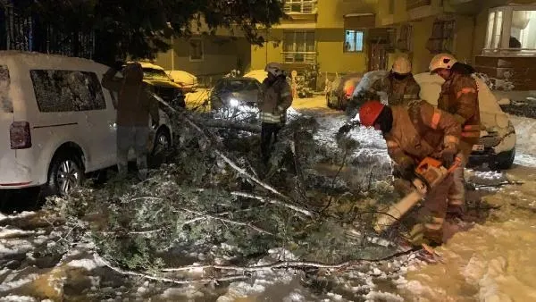 HAVA DURUMU | İstanbul'da kar kalınlığı 30 santimetreye kadar çıktı! Meteorolojiden peş peşe uyarılar-14