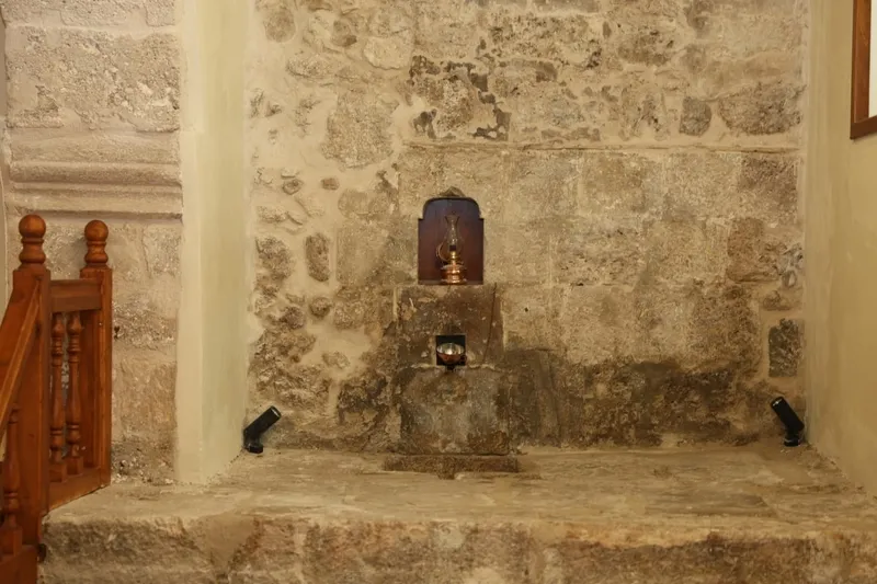 1773657445891.jpeg Asırlık emanet Kadir Gecesi’nde yeniden ayakta: Ulu Cami ibadete açıldı-5