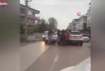 Bursa’da yol verme kavgası kameraya yansıdı