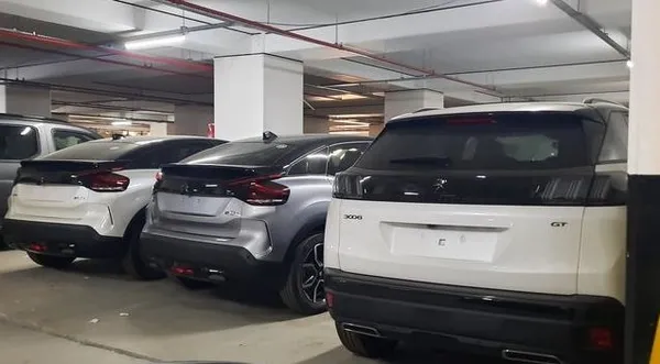 istanbulda-ibb-otoparkinda-skandal-goruntuler-ispark-degil-oto-pazari-stoklanan-onlarca-sifir-arac-goruntulend-1695234519401.jpeg İstanbul'da İBB otoparkında skandal görüntüler! İSPARK değil oto pazarı: Stoklanan onlarca sıfır araç görüntülendi-2