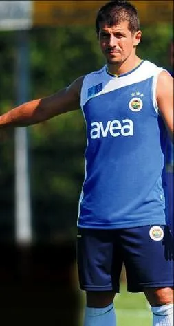 Emre İstanbul’a döndü!