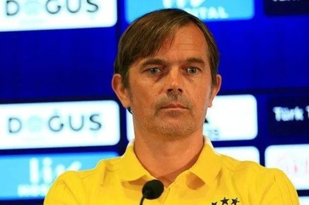 Phillip Cocu istifa etmeyeceğini söyledi