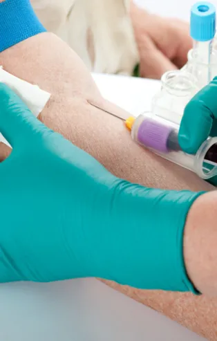 Oruçluyken kan aldırmak orucu bozar mı?