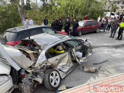 Yer: Antalya Alanya... Freni boşalan hafriyat kamyonu dehşet saçtı! 8 araç hasar gördü