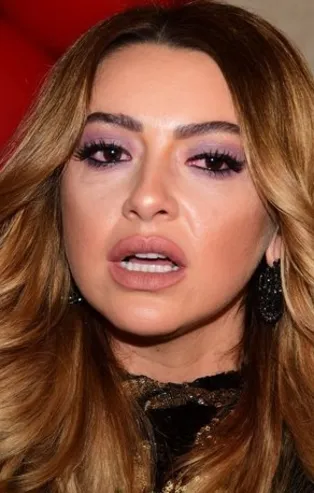 Son dakika haberleri: Hadise'nin acı günü! Sosyal medyadan duyurdu: Yanına uçamamak beni mahvediyor!
