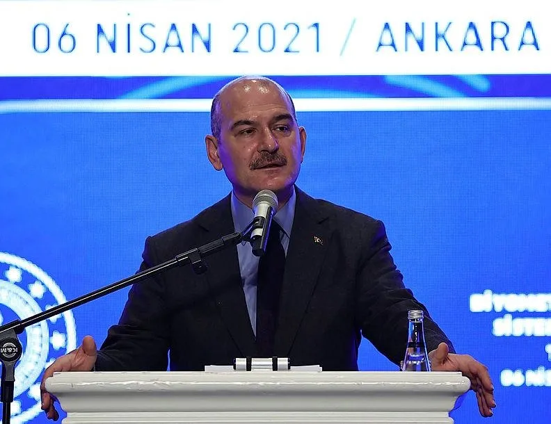 Emekli amirallerin darbe kokan bildirisine tepki