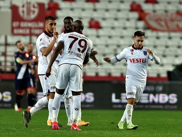 trabzonspor-antalyada-beraberligi-son-anda-kurtardi-antalyaspor-1-1-trabzonspor-mac-sonu-ozet-1610820951510.jpeg