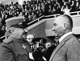 Genelkurmay Başkanlığı Atatürk'ün daha önce hiç yayınlanmayan fotoğraflarını paylaştı!