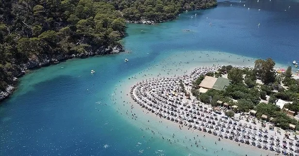 Turizmde ilk altı aylık dönemde 26 milyon 389 bin ziyaretçi 25,8 milyar dolarla rekor kırıldı