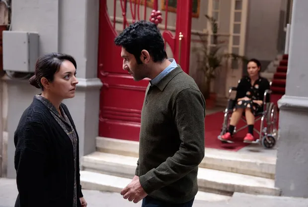 Masumlar Apartmanı'nda ölümüne meydan okuyor ama bu kez sert kayaya çarpıyor! 14.yeni bölümde Safiye, Gülben, Han allak bullak-8