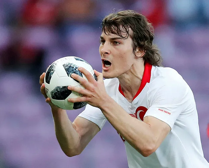 Çağlar Söyüncü rekor bedelle Premier Lig’de