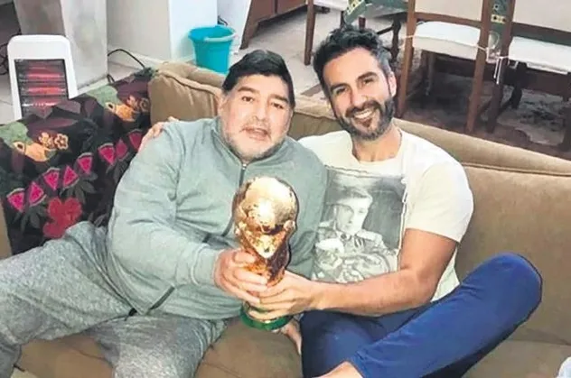 Diego Maradona'nın ölümünde cinayet şüphesi! Doktorunun evine ve ofisine baskın düzenlendi