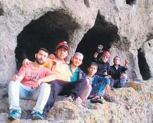 Terlikle çıktılar timle indiler