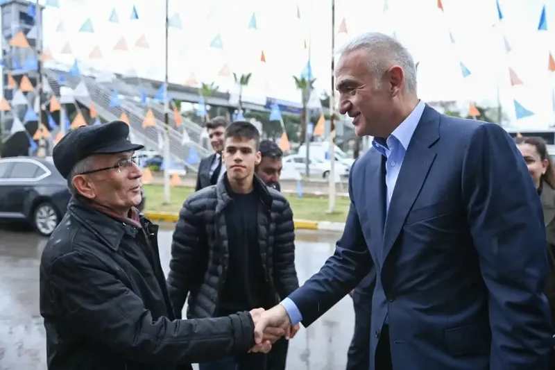 1774014148558.jpeg Bakan Ersoy Antalya'dan duyurdu: Turizmde 65 milyar dolarlık dev gelir hedefi!-3