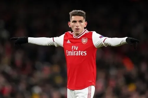 6-numarasini-bir-turlu-bulamayan-galatasaray-rotasini-ingiltereye-cevirdi-zor-hedef-torreira-1659138261108.jpeg 6 numarasını bir türlü bulamayan Galatasaray rotasını İngiltere'ye çevirdi! Zor hedef Torreira-3